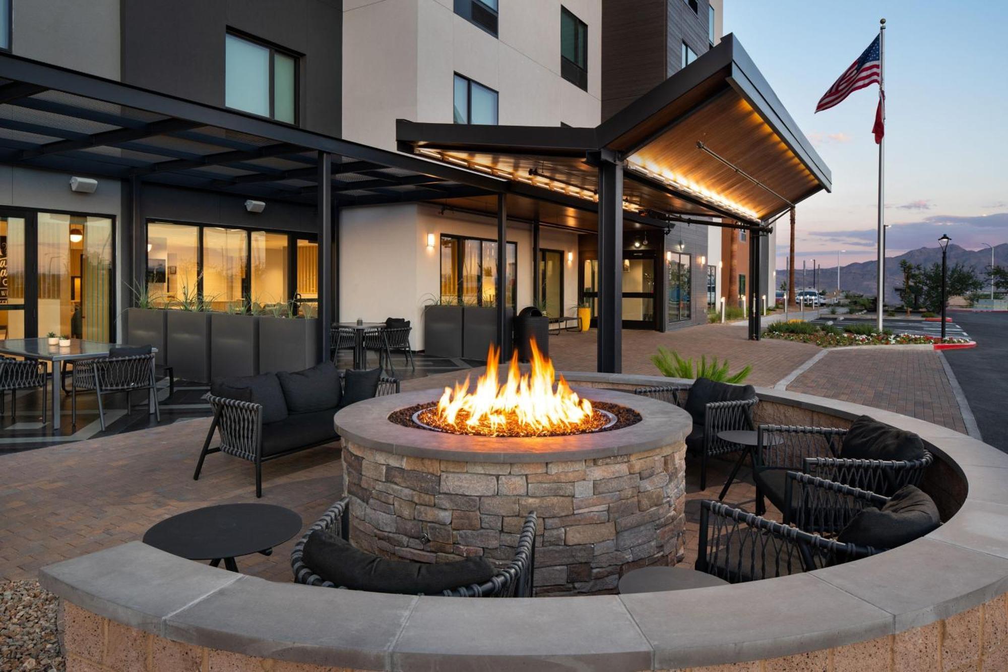Towneplace Suites By Marriott Las Vegas North I-15 Bagian luar foto